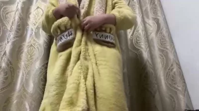 小母狗展示身材自摸